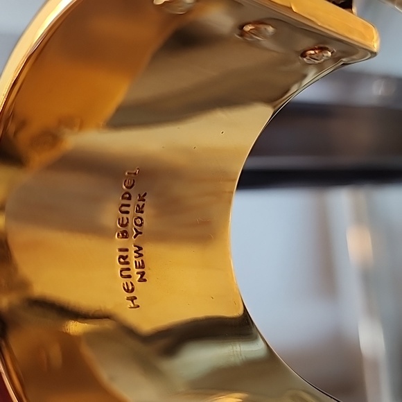 Henri Bendel Gold and Ceramic Hinged Bracelet with Swarovski Crystal - Picture 4 of 9